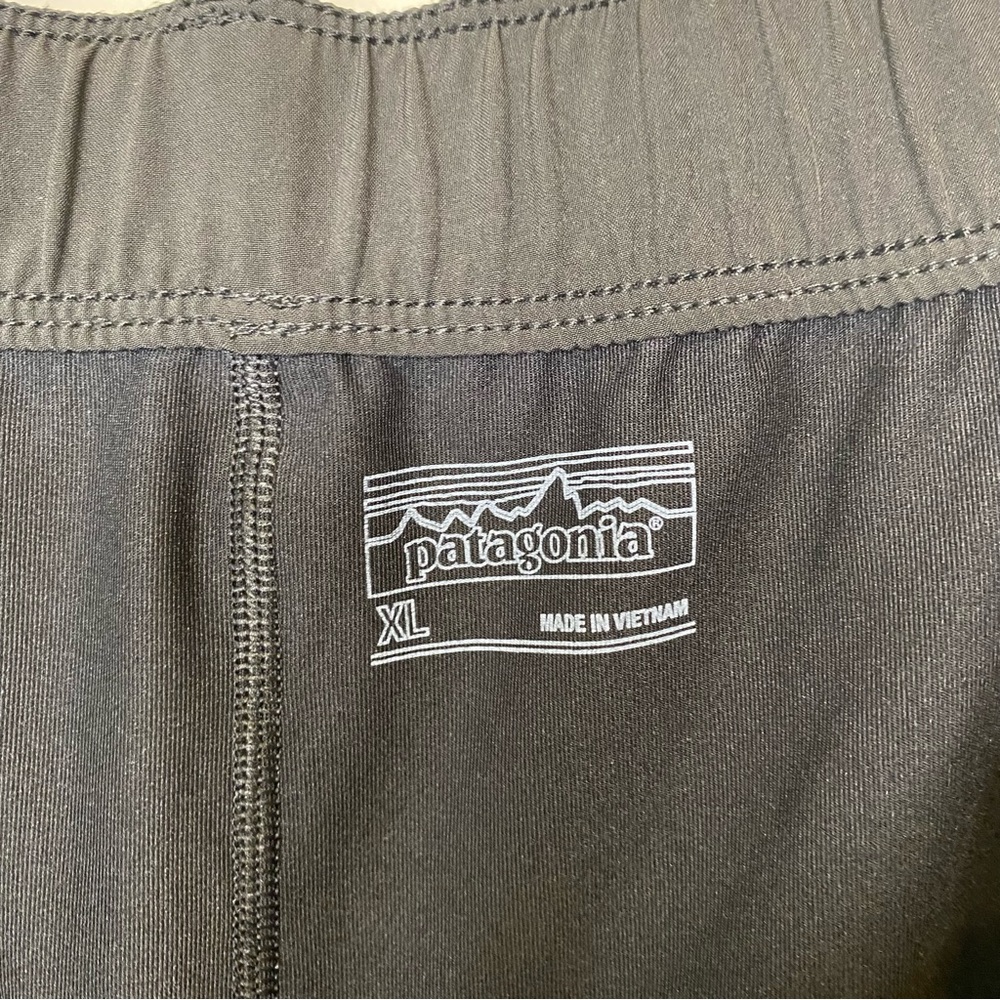 PATAGONIA Fleetwith Faux-Wrap Active Skort #58635 in Black Sz XL - Picture 4 of 13